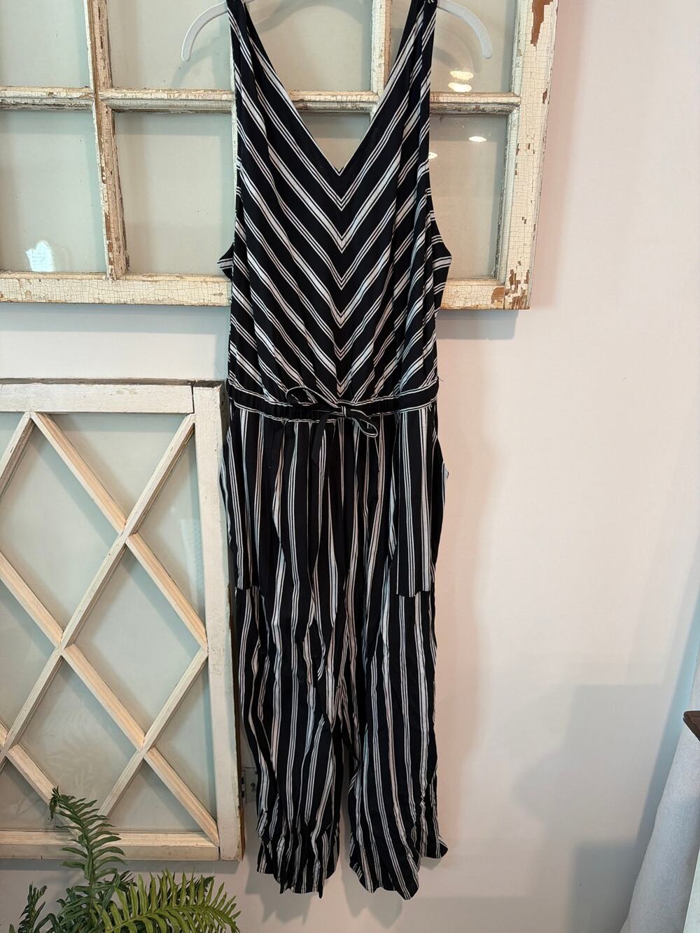 Fred David size XL black and white jumpsuit with pockets